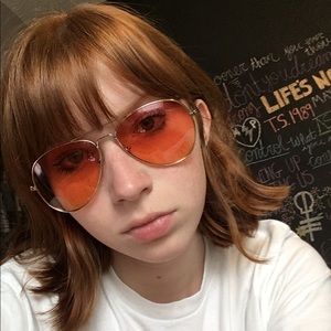 Meet your Posher, Rebecca